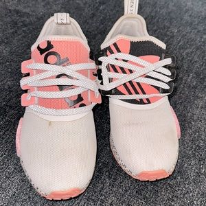 addidas NMD R1 pink